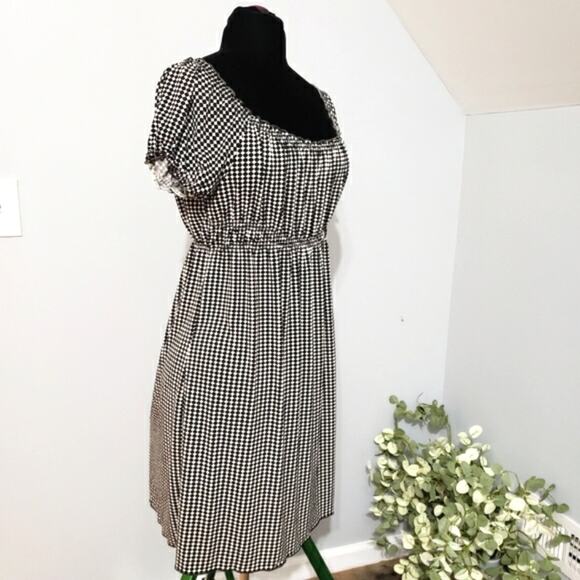 Max Studio Black and White Geometric Print Short Sleeve Knee Length Dress Medium - Picture 2 of 10